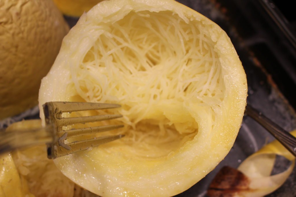 How to cook Spaghetti Squash. A delicious & healthy alternative to pasta. Perfect for Paleo, AIP & low carb dishes. www.thehealthnutmama.com