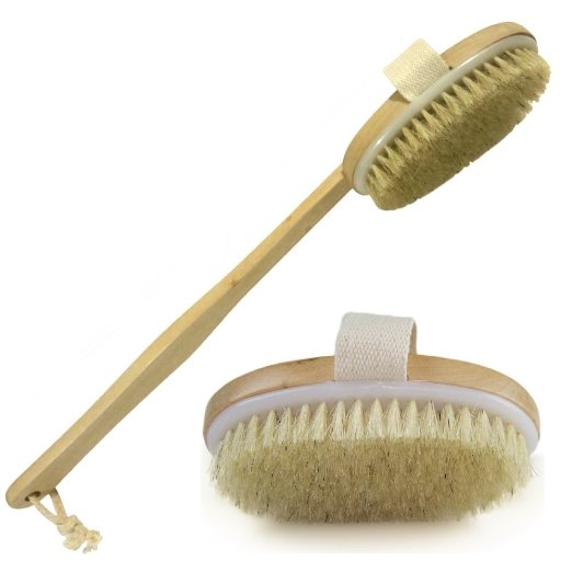 7 Benefits of Dry Brushing & why you should be doing it! - www.thehealthnutmama.com
